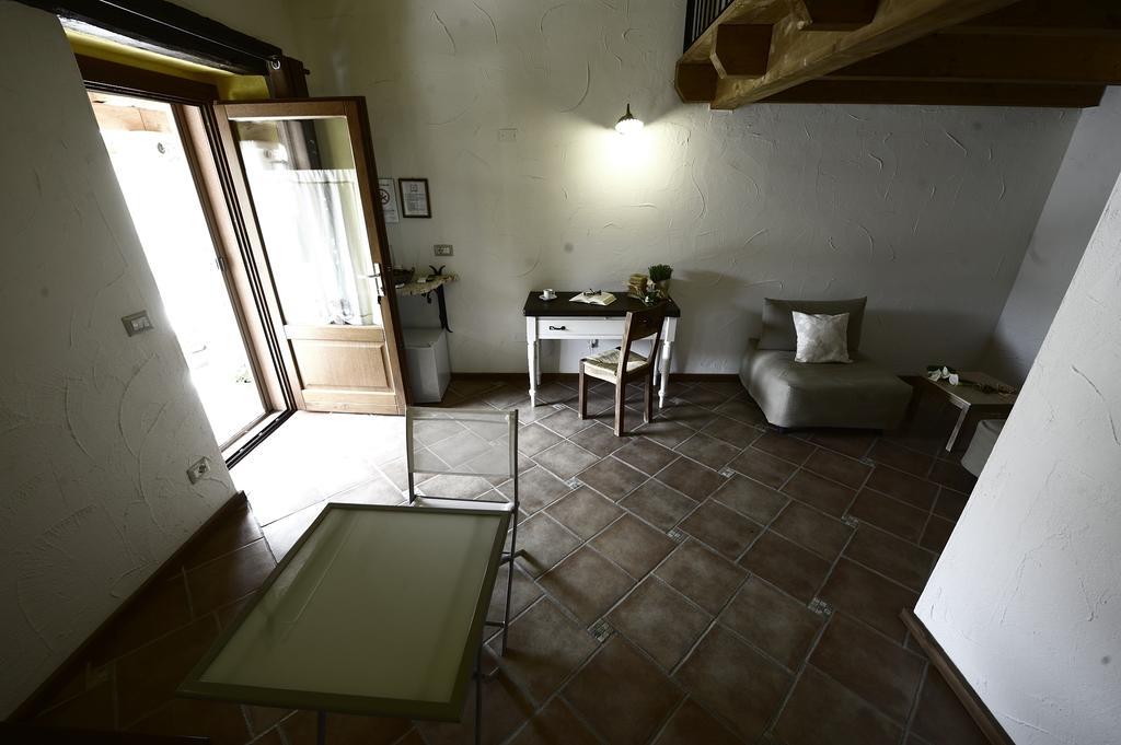 Il Giardino Degli Aranci Bed and Breakfast Mores Kamer foto