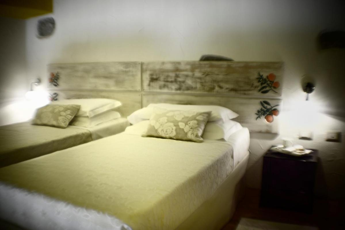 Il Giardino Degli Aranci Bed and Breakfast Mores Buitenkant foto